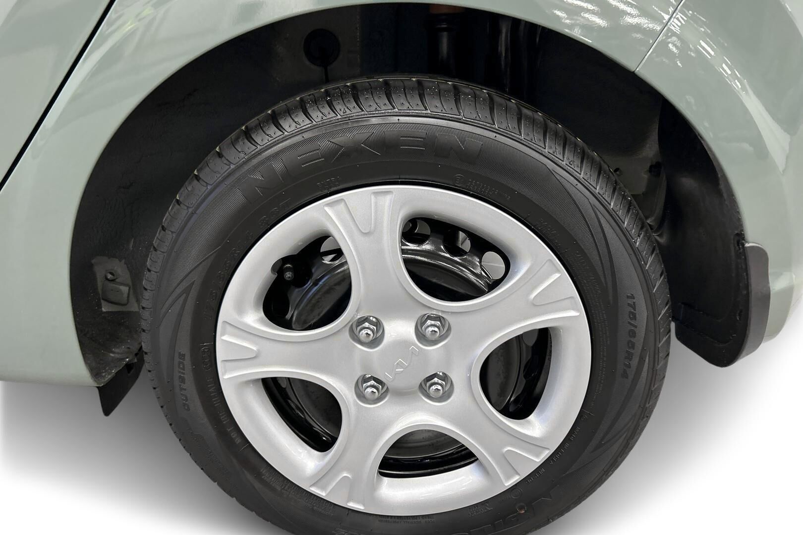 Kia Picanto iso kuva 12