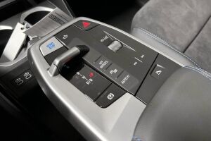 BMW iX1 esikatselu 10