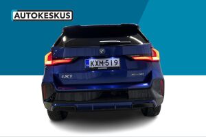 BMW iX1 esikatselu 16