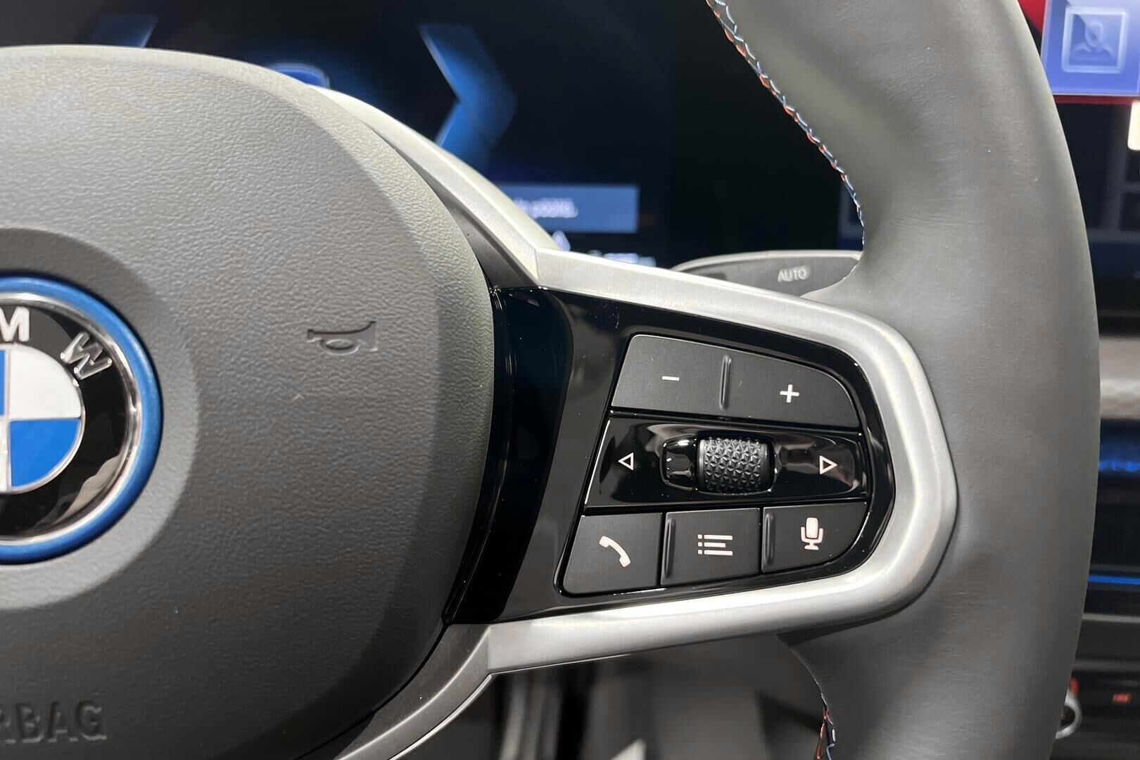 BMW i4 iso kuva 15