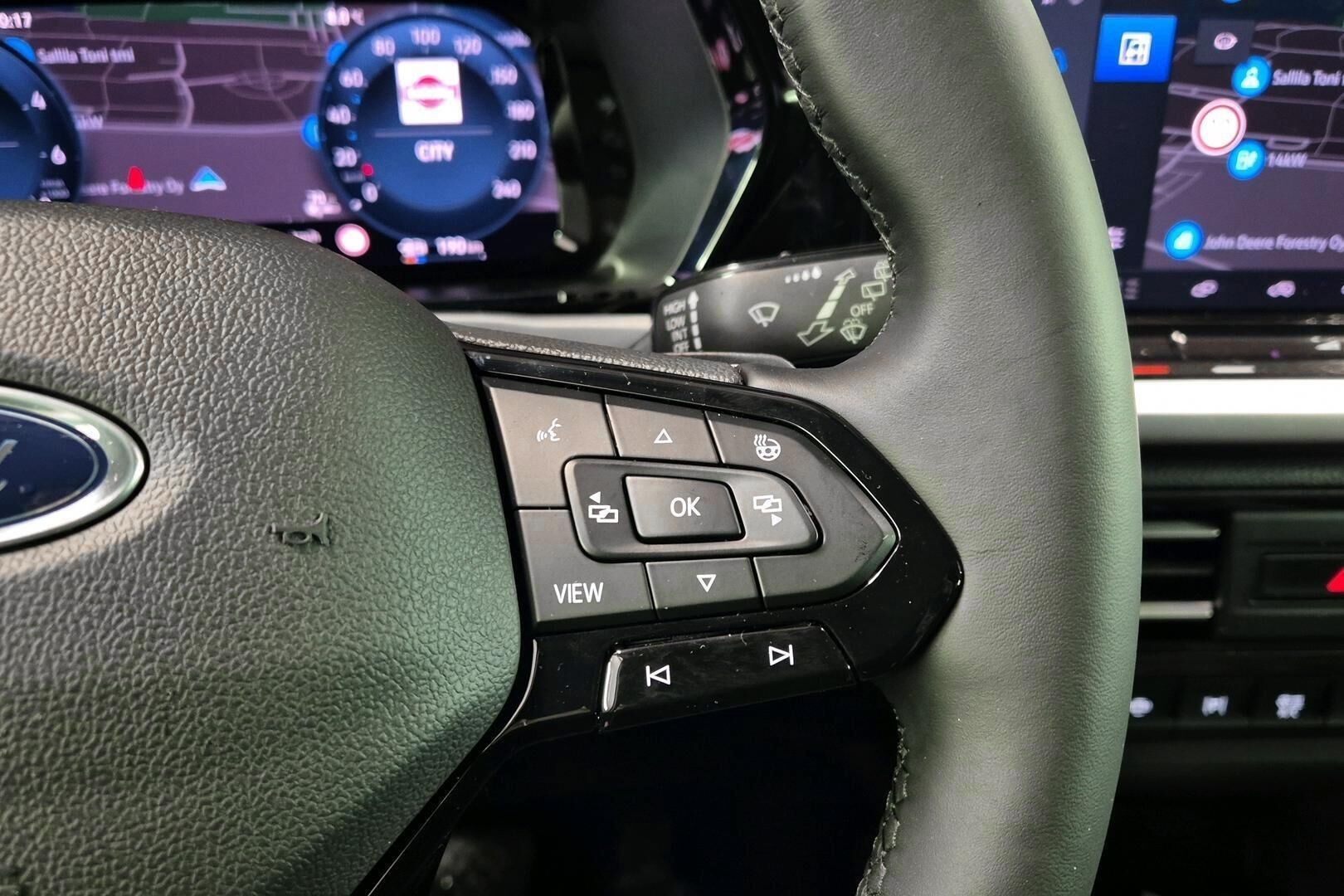 Ford Grand Tourneo Connect iso kuva 17