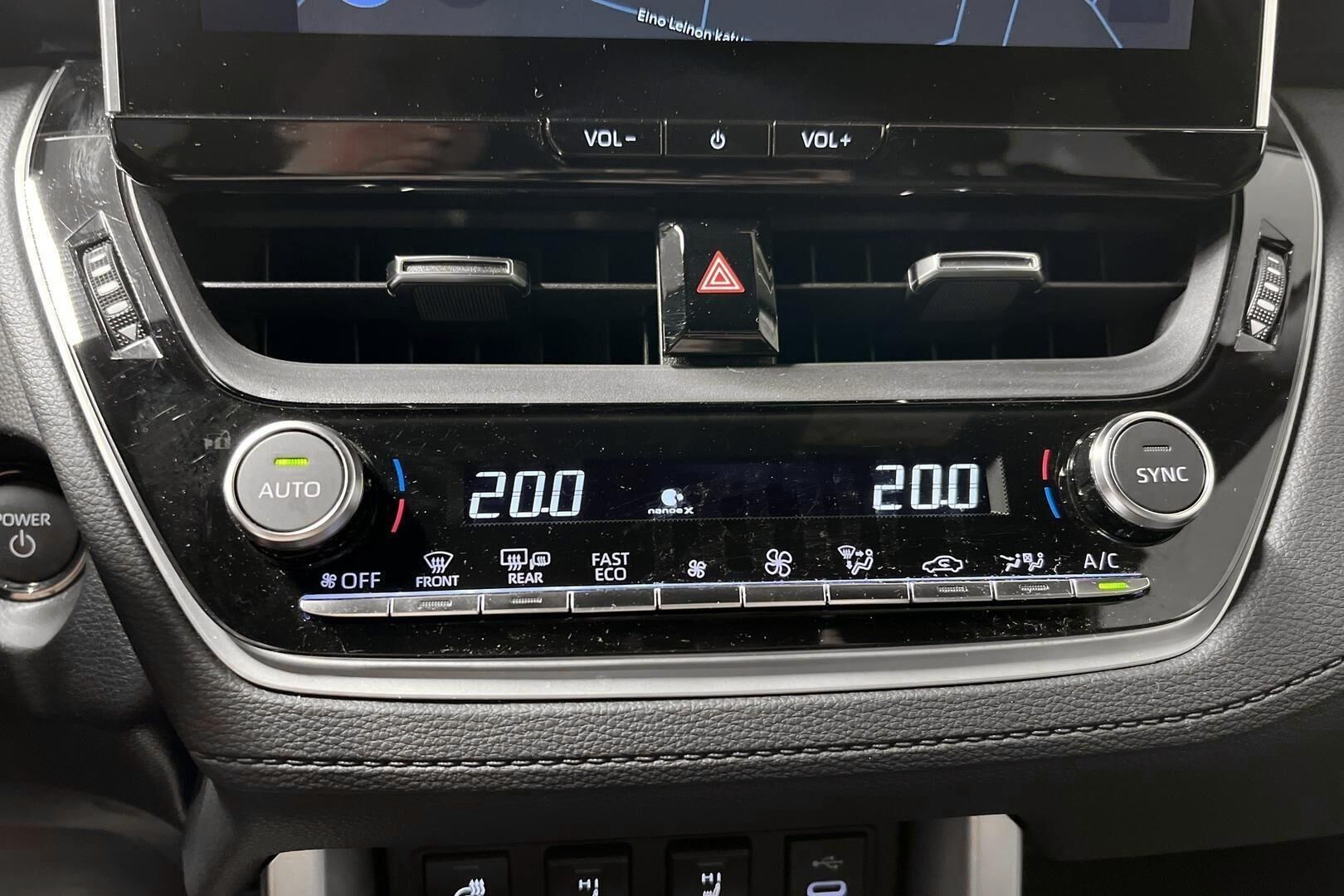 Toyota Corolla Cross iso kuva 11
