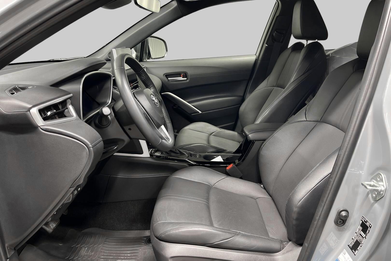 Toyota Corolla Cross iso kuva 5