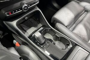 VOLVO XC40 esikatselu 10