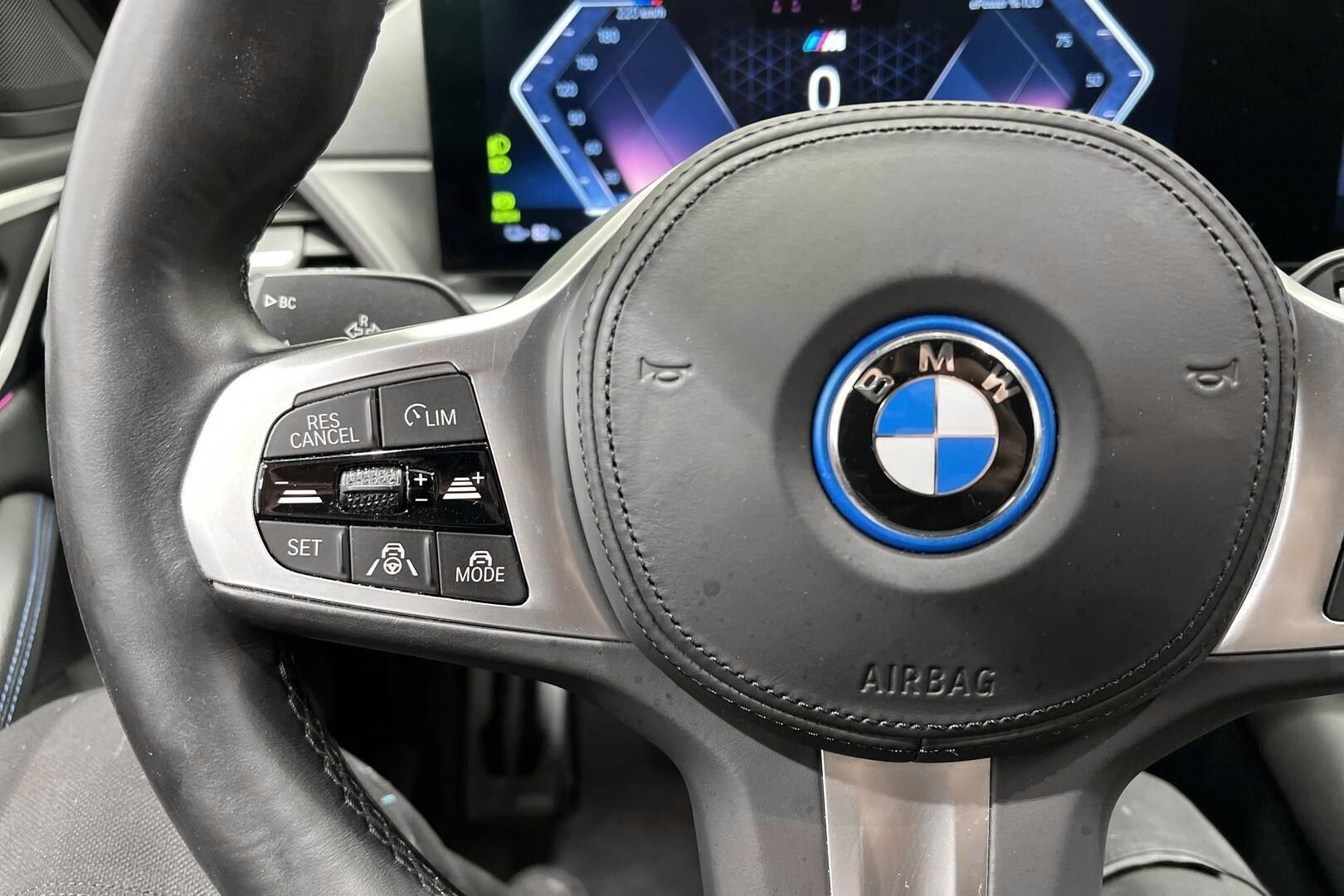 BMW I4 iso kuva 25