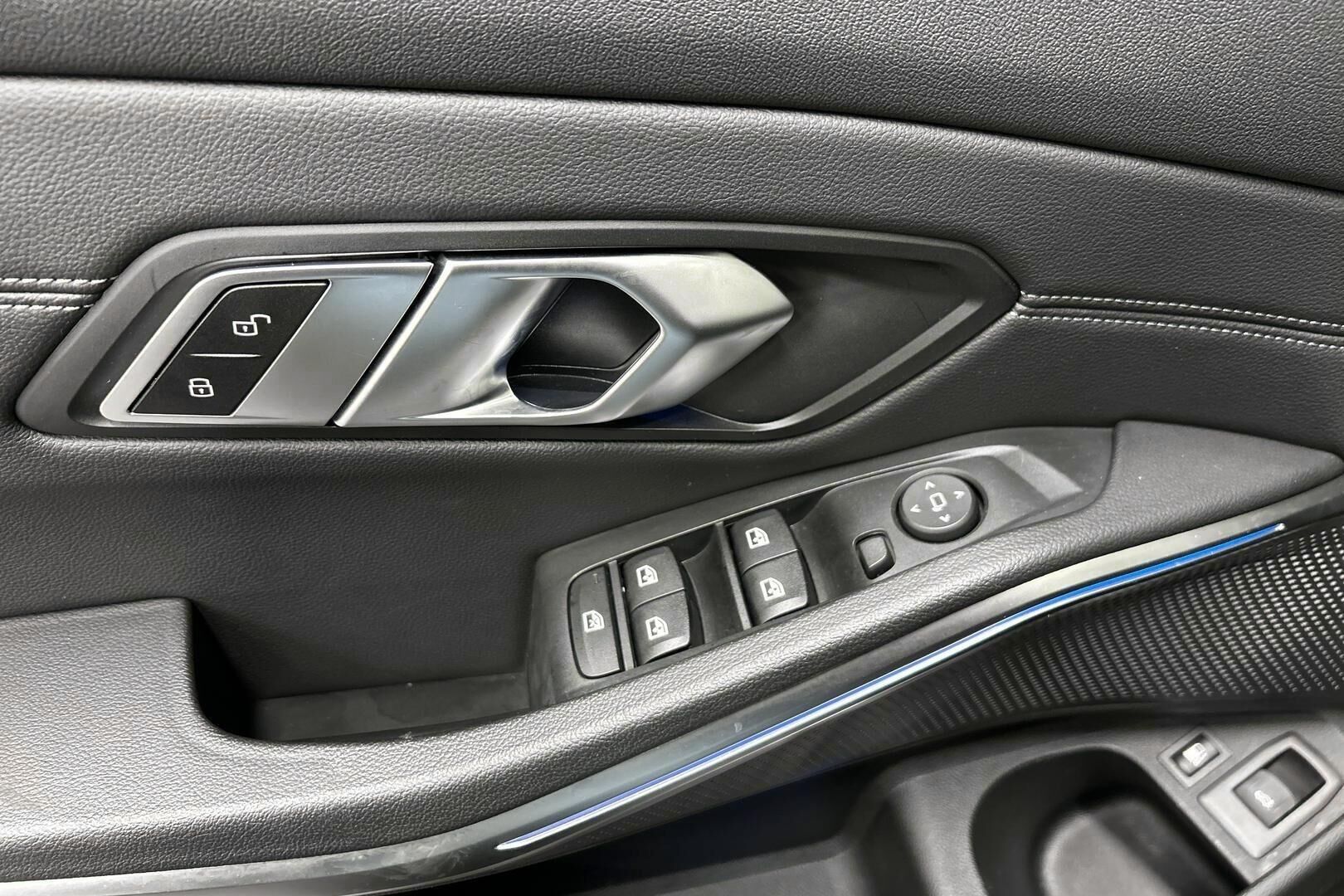 BMW 3-SARJA iso kuva 21