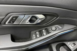 BMW 3-SARJA esikatselu 22