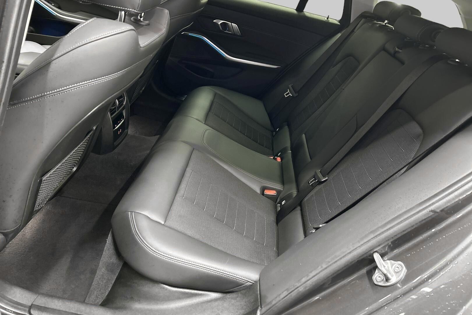 BMW 3-SARJA iso kuva 9