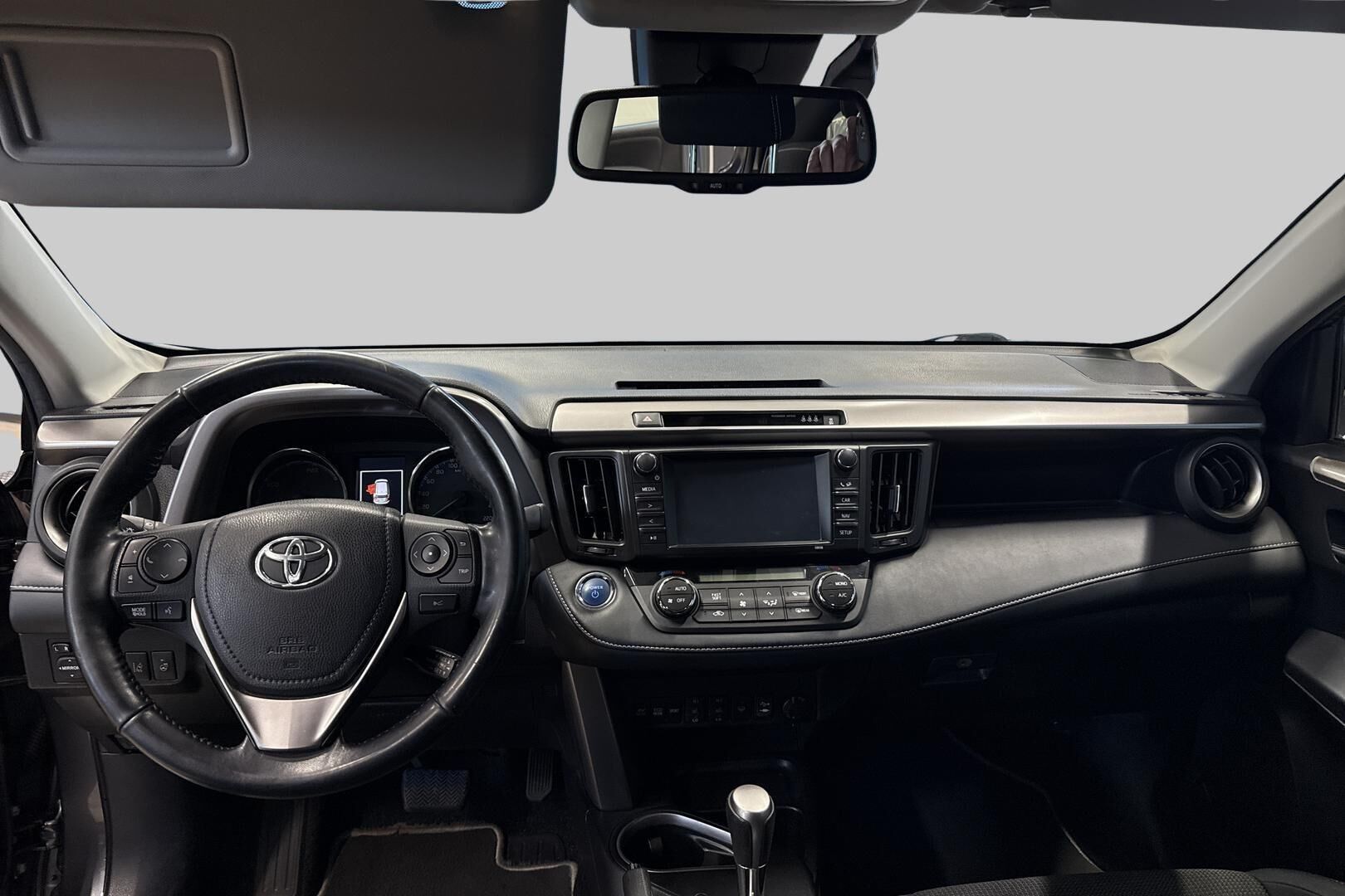 TOYOTA RAV4 iso kuva 9