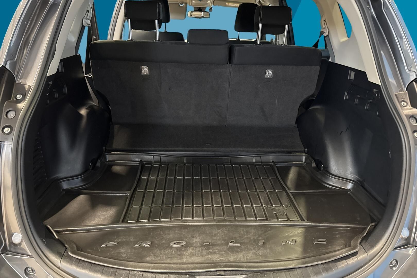 TOYOTA RAV4 iso kuva 12