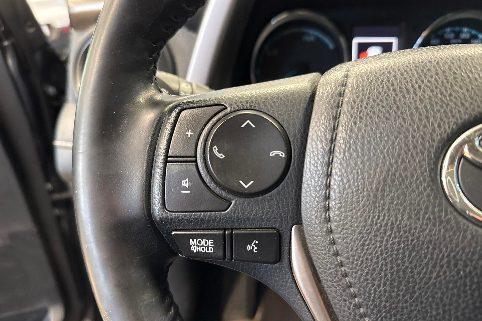 TOYOTA RAV4 iso kuva 19