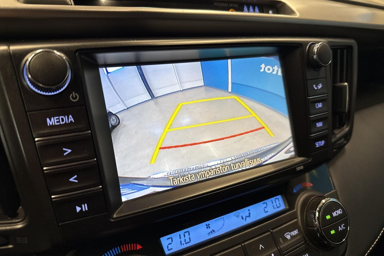 TOYOTA RAV4 iso kuva 21