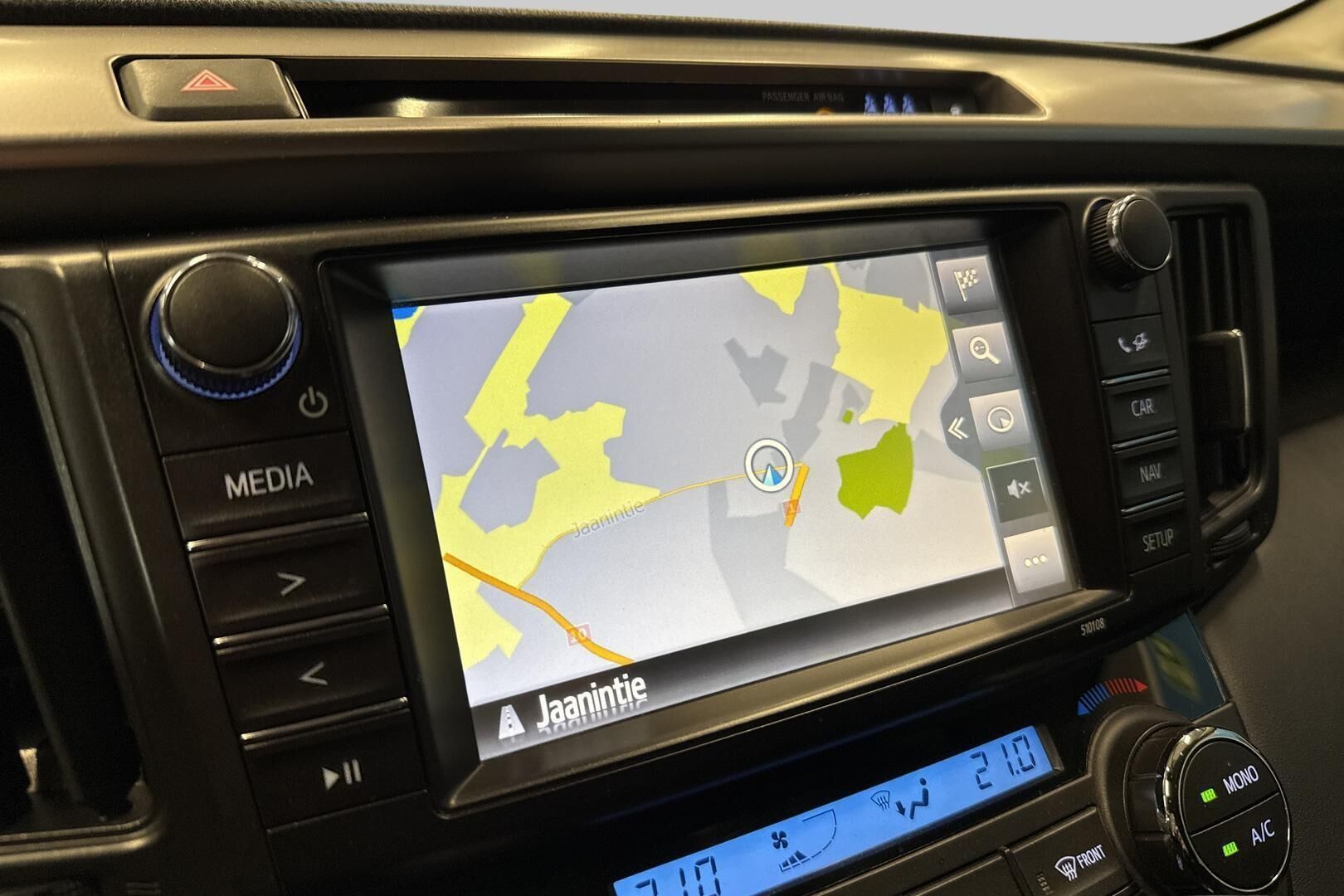 TOYOTA RAV4 iso kuva 20