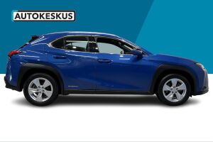 LEXUS UX esikatselu 2