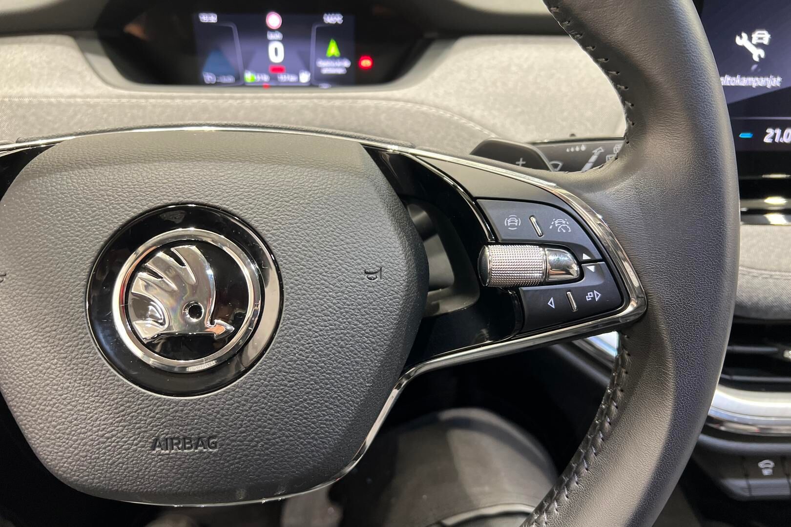 SKODA ENYAQ iso kuva 23