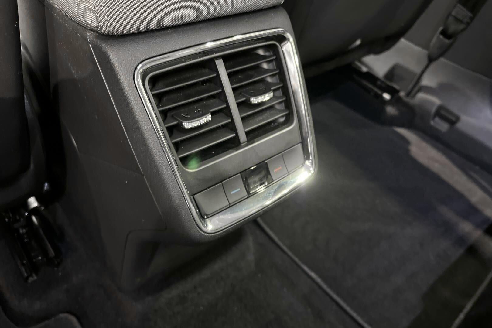 SKODA ENYAQ iso kuva 25