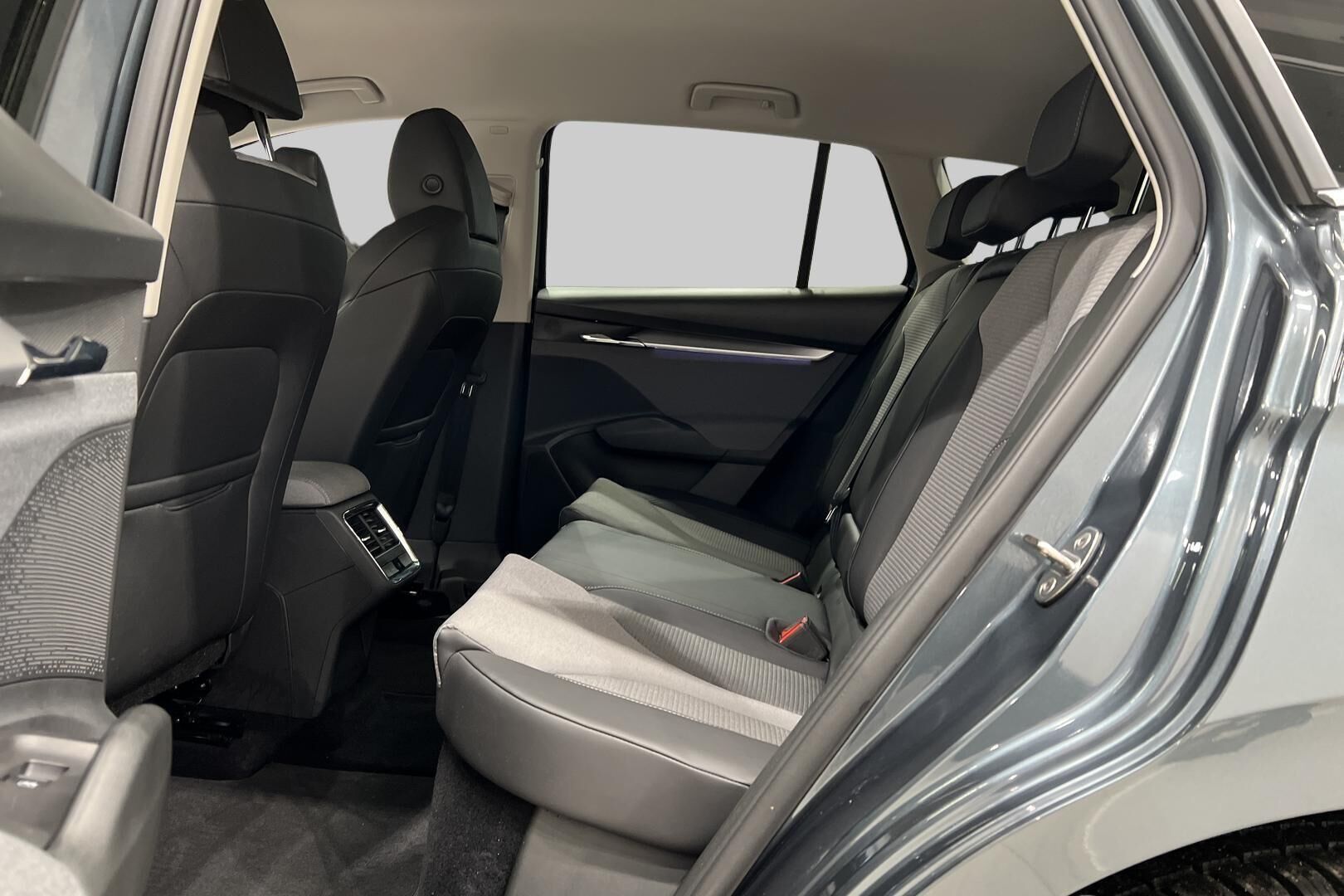 SKODA ENYAQ iso kuva 32