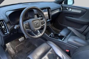 VOLVO XC40 esikatselu 1