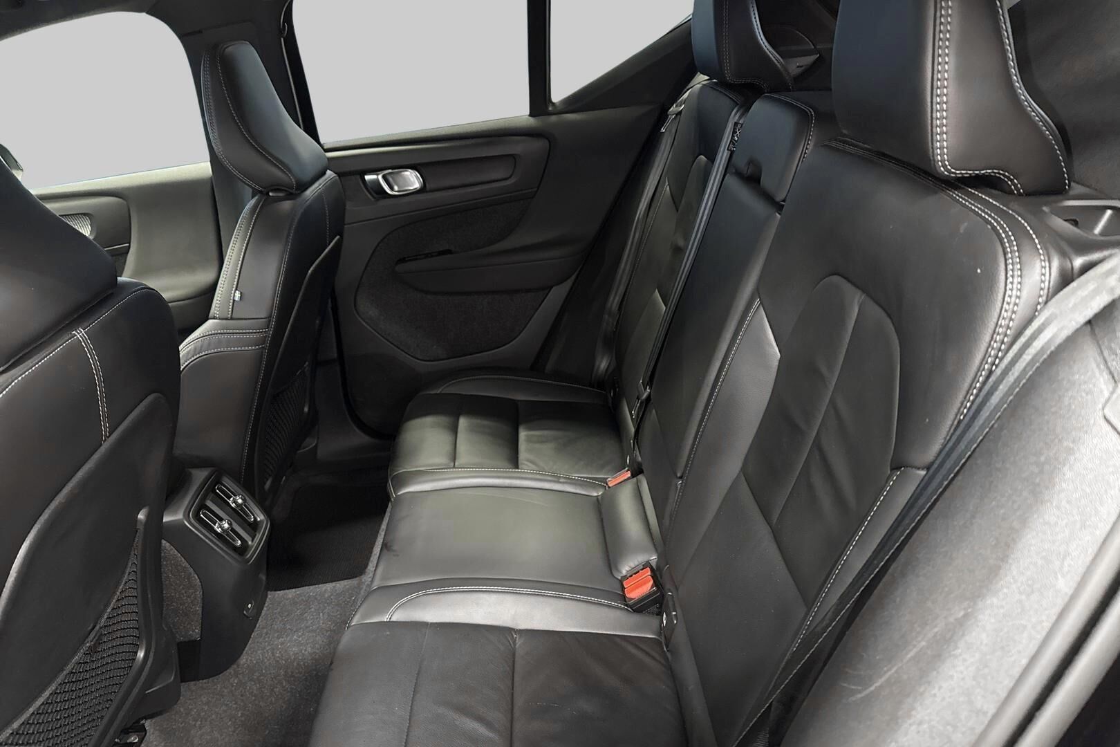 VOLVO XC40 iso kuva 10