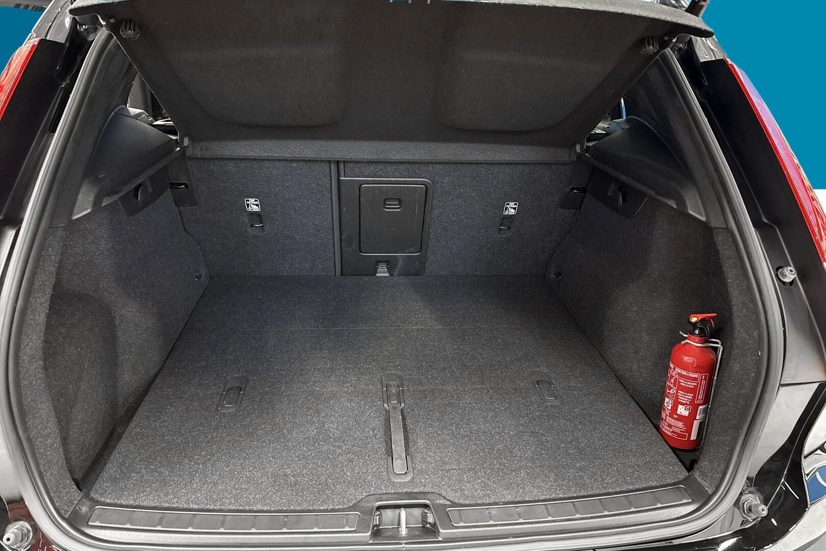 VOLVO XC40 iso kuva 12