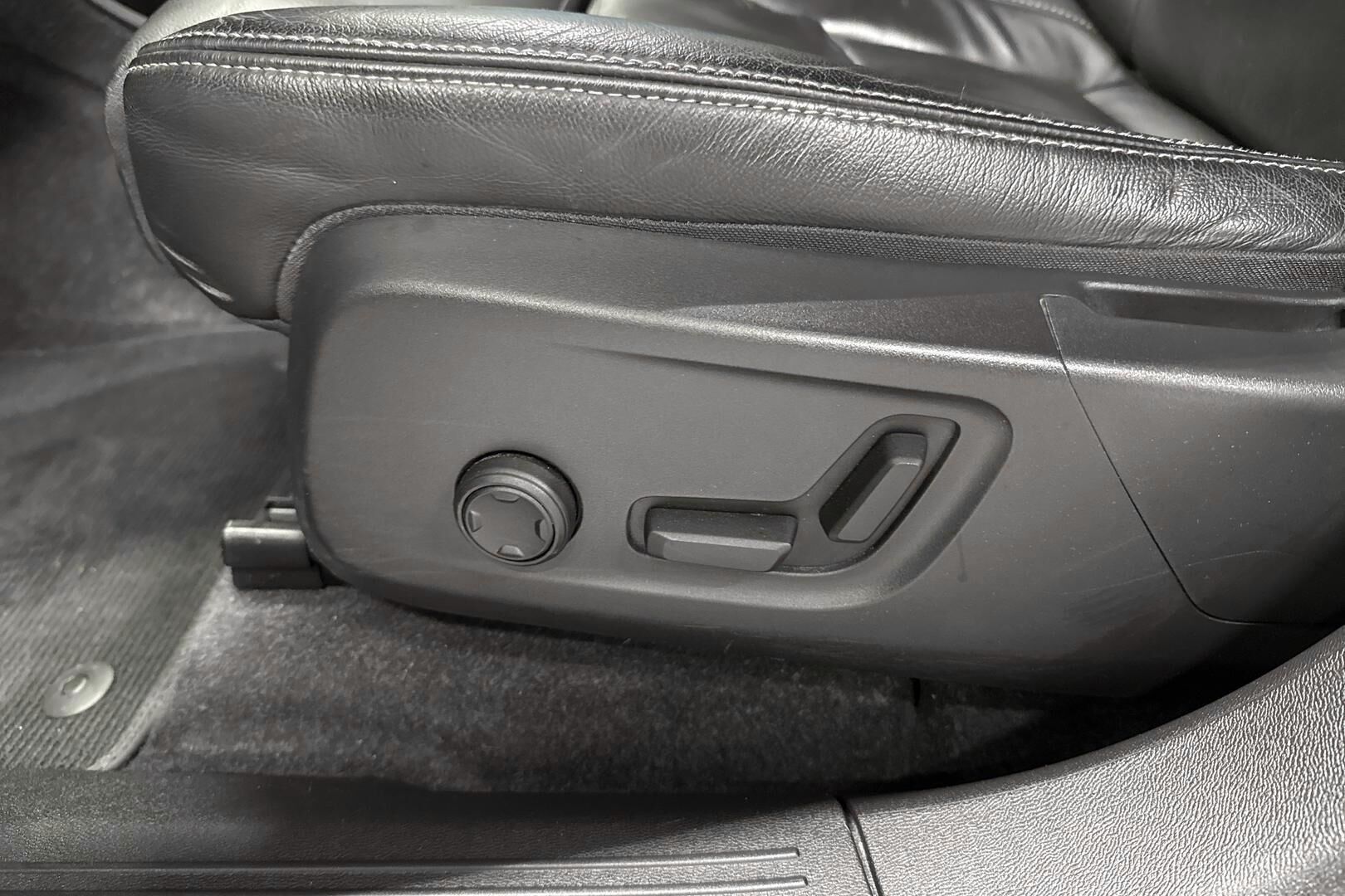 VOLVO XC40 iso kuva 18