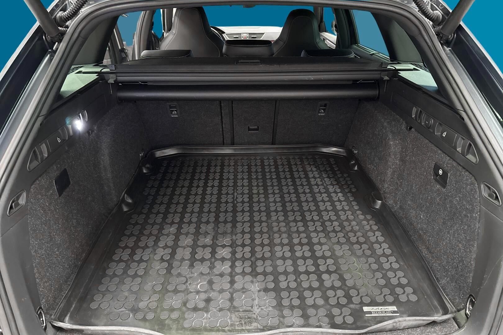 SKODA SUPERB iso kuva 11