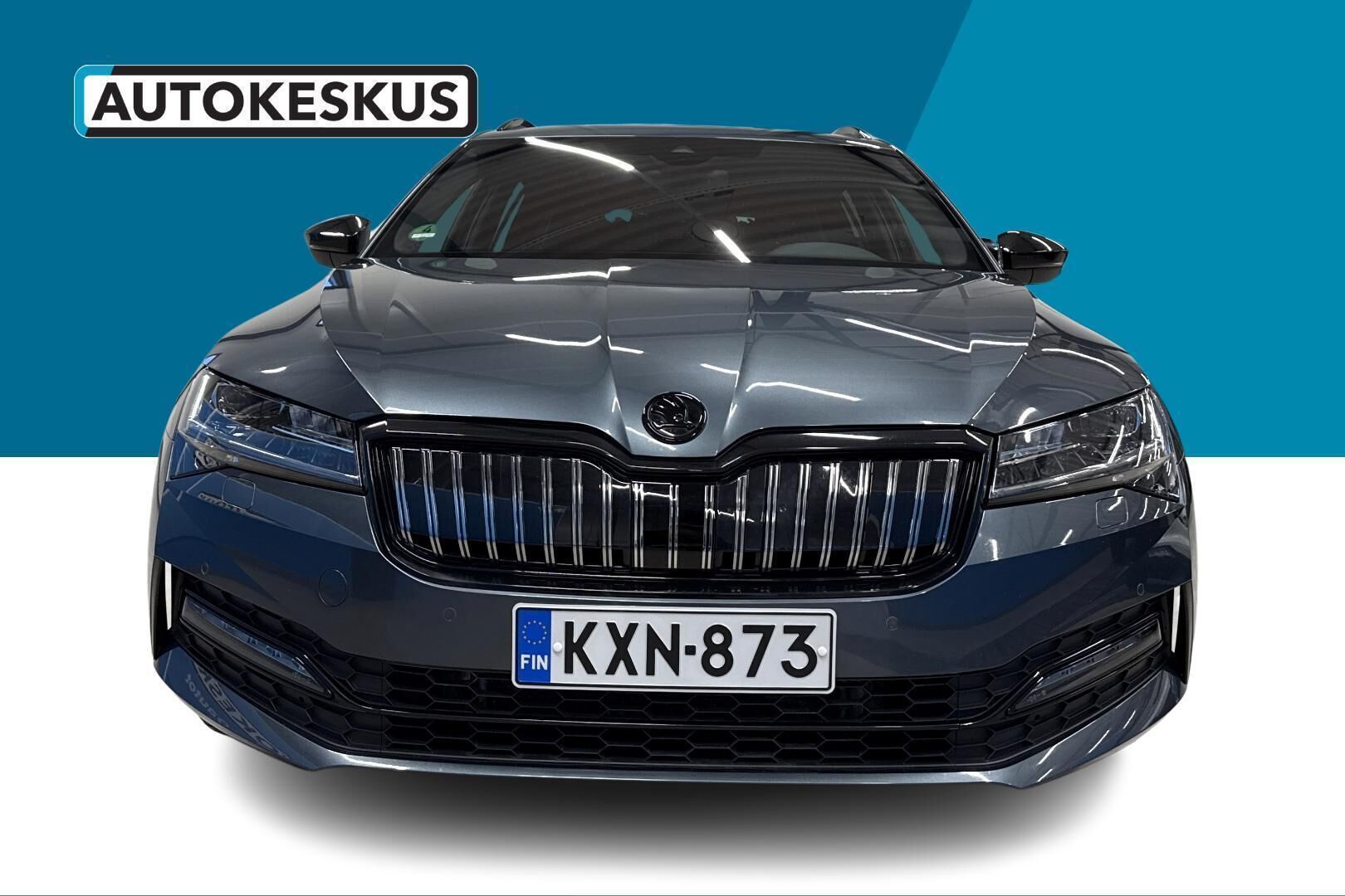 SKODA SUPERB iso kuva 2
