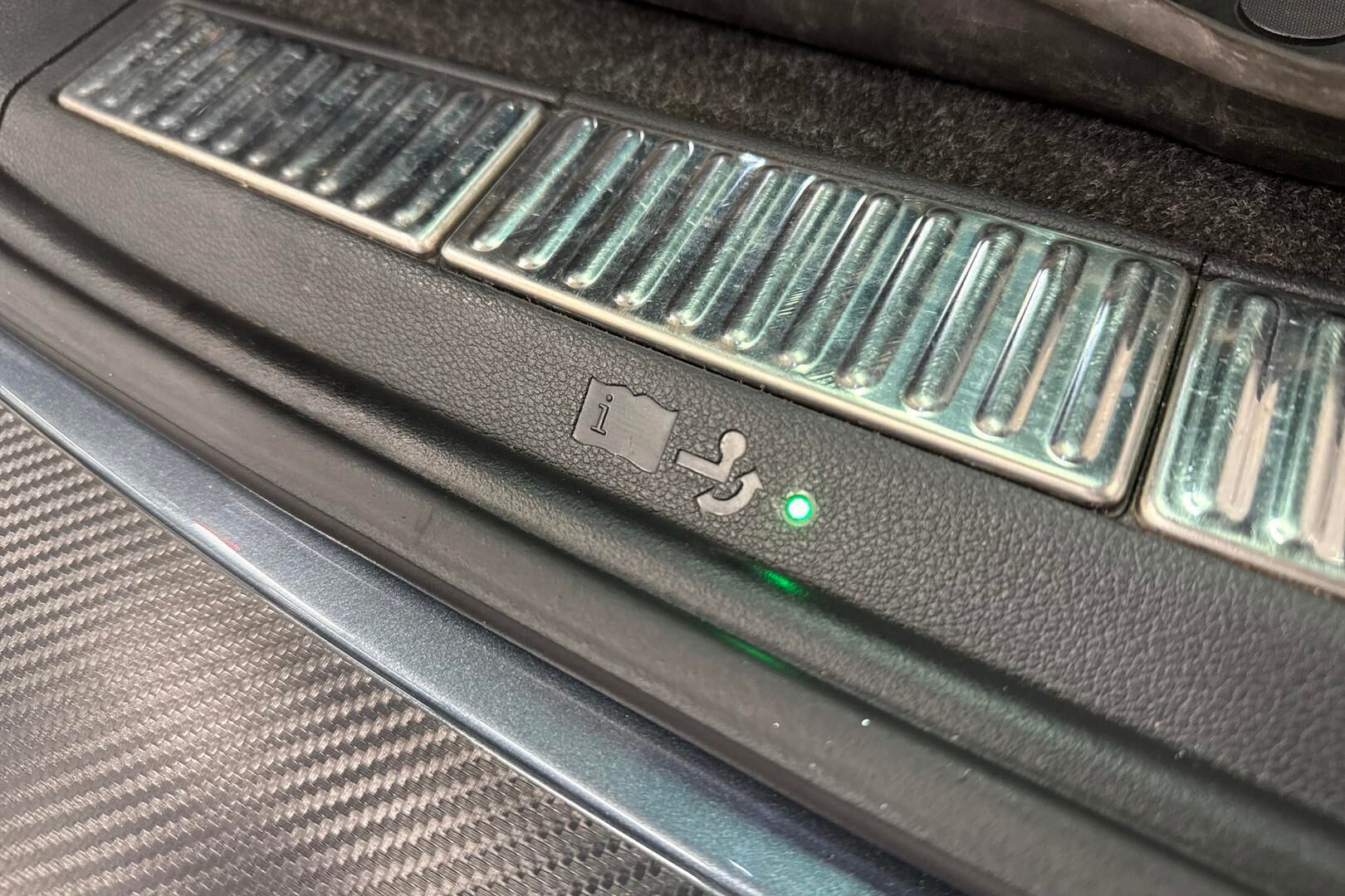 SKODA SUPERB iso kuva 20