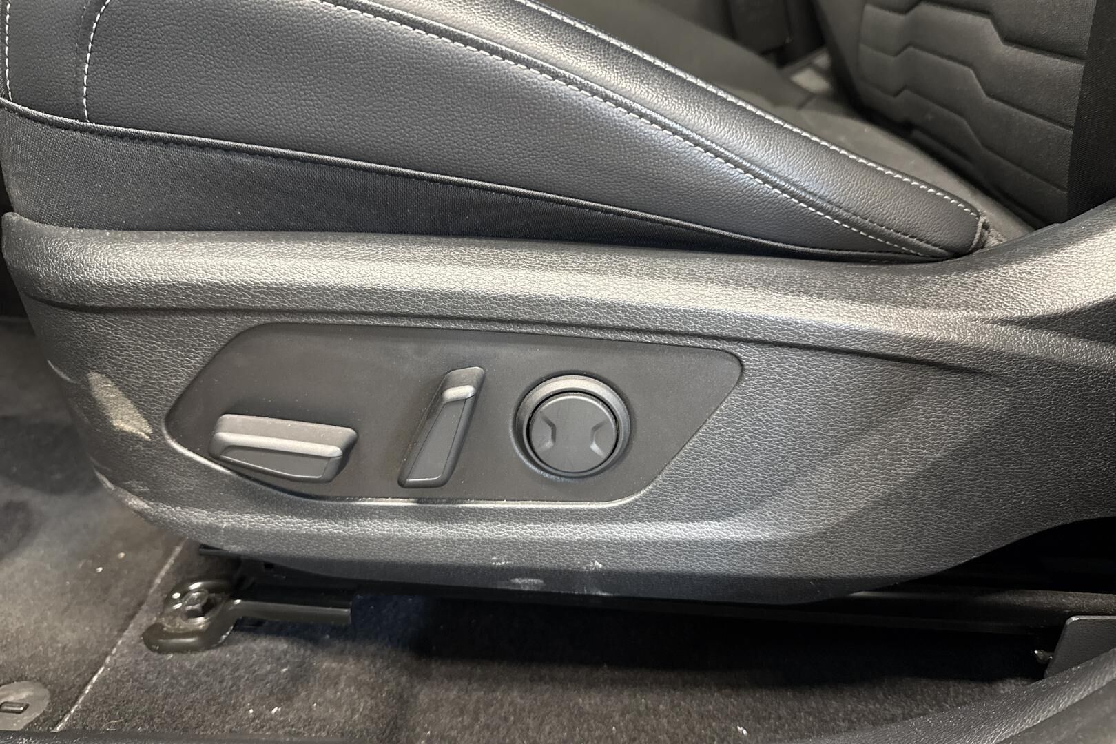 KIA SPORTAGE iso kuva 16