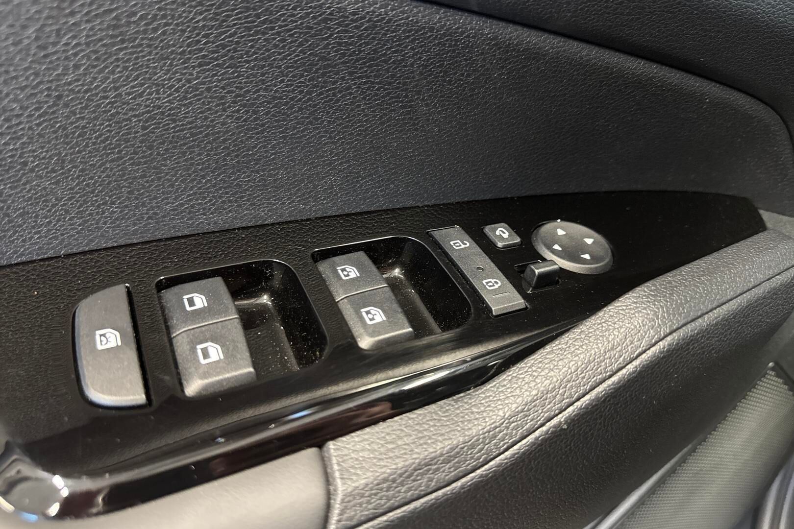 KIA SPORTAGE iso kuva 15