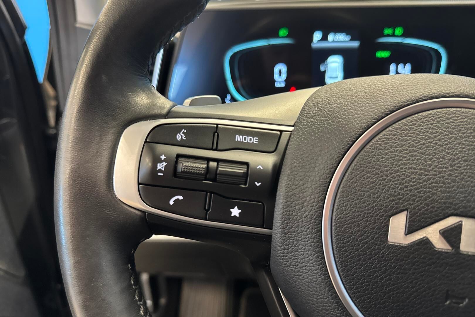 KIA SPORTAGE iso kuva 16