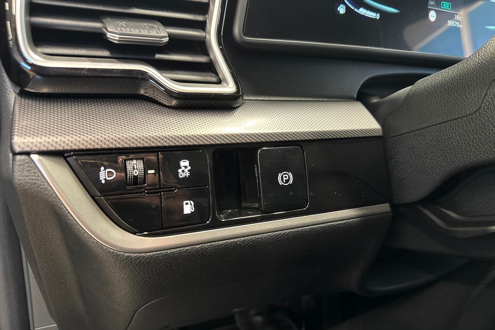 KIA SPORTAGE iso kuva 18