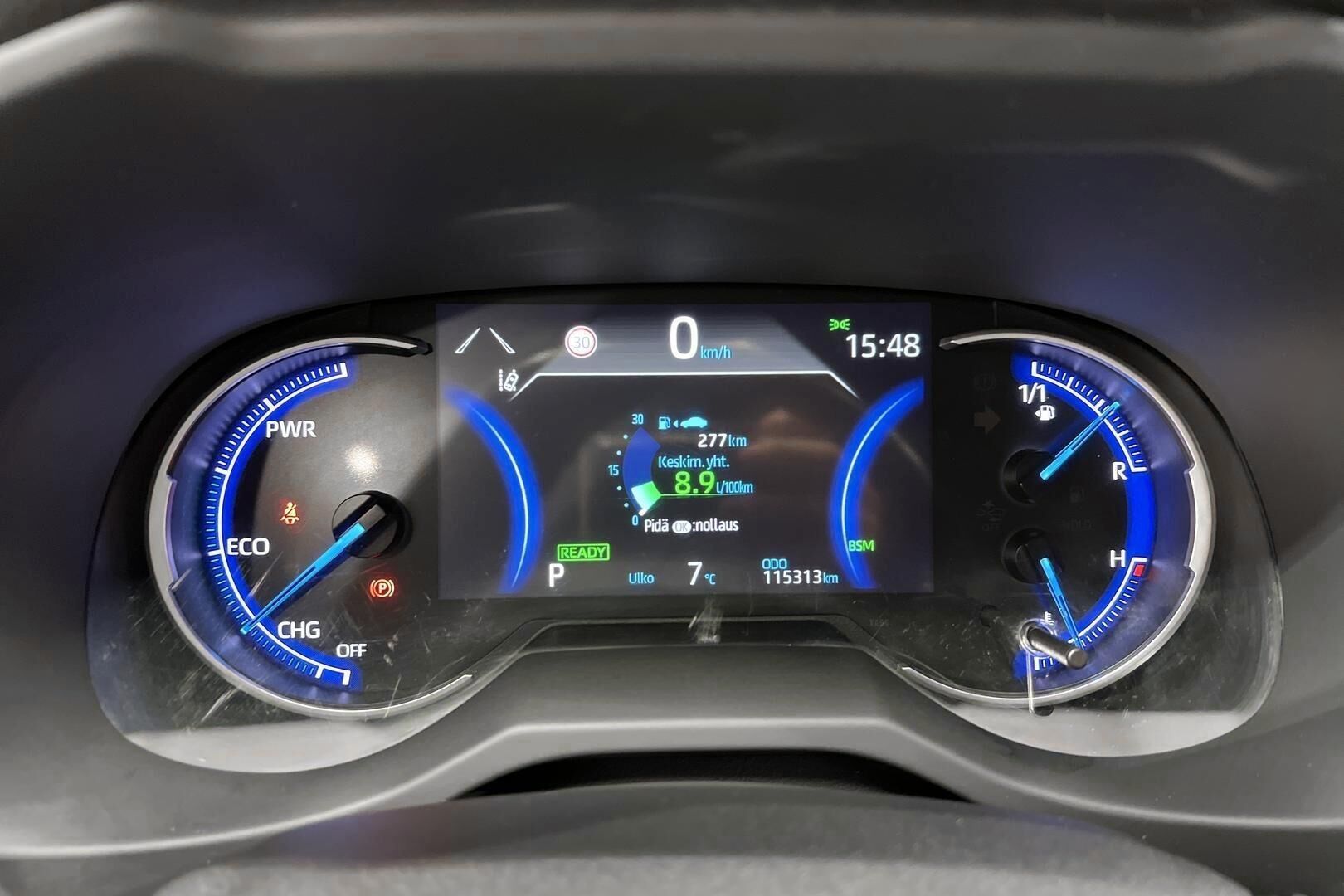 TOYOTA RAV4 iso kuva 14