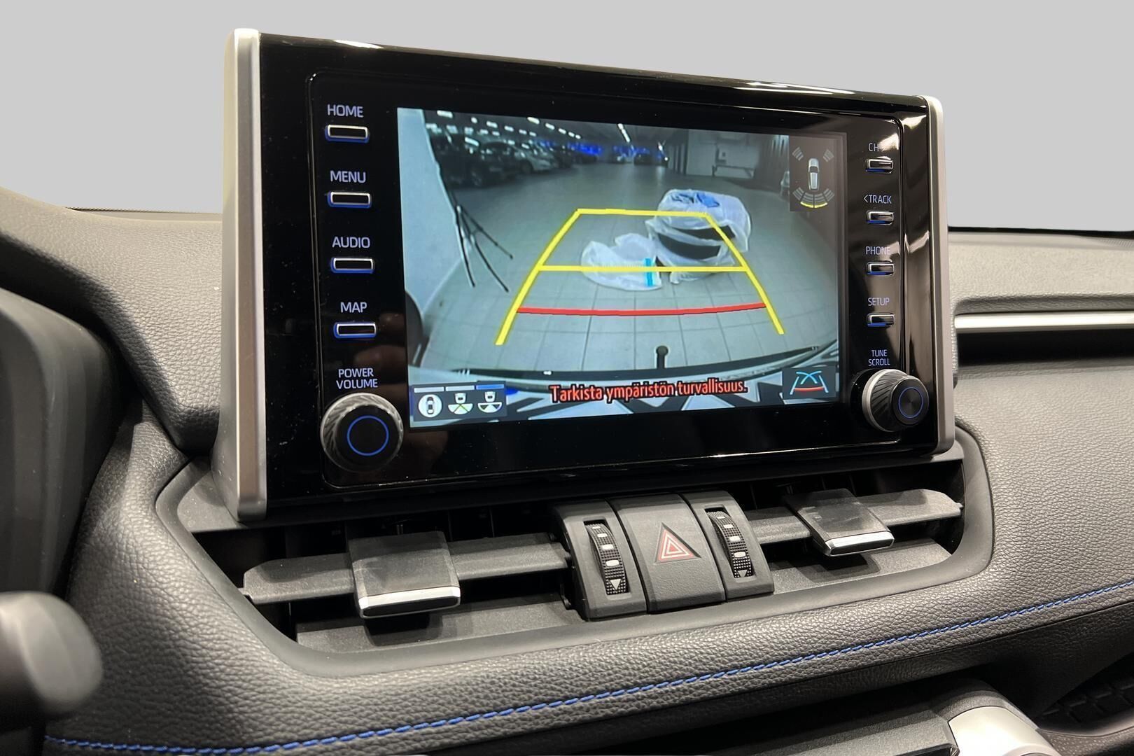 TOYOTA RAV4 iso kuva 16