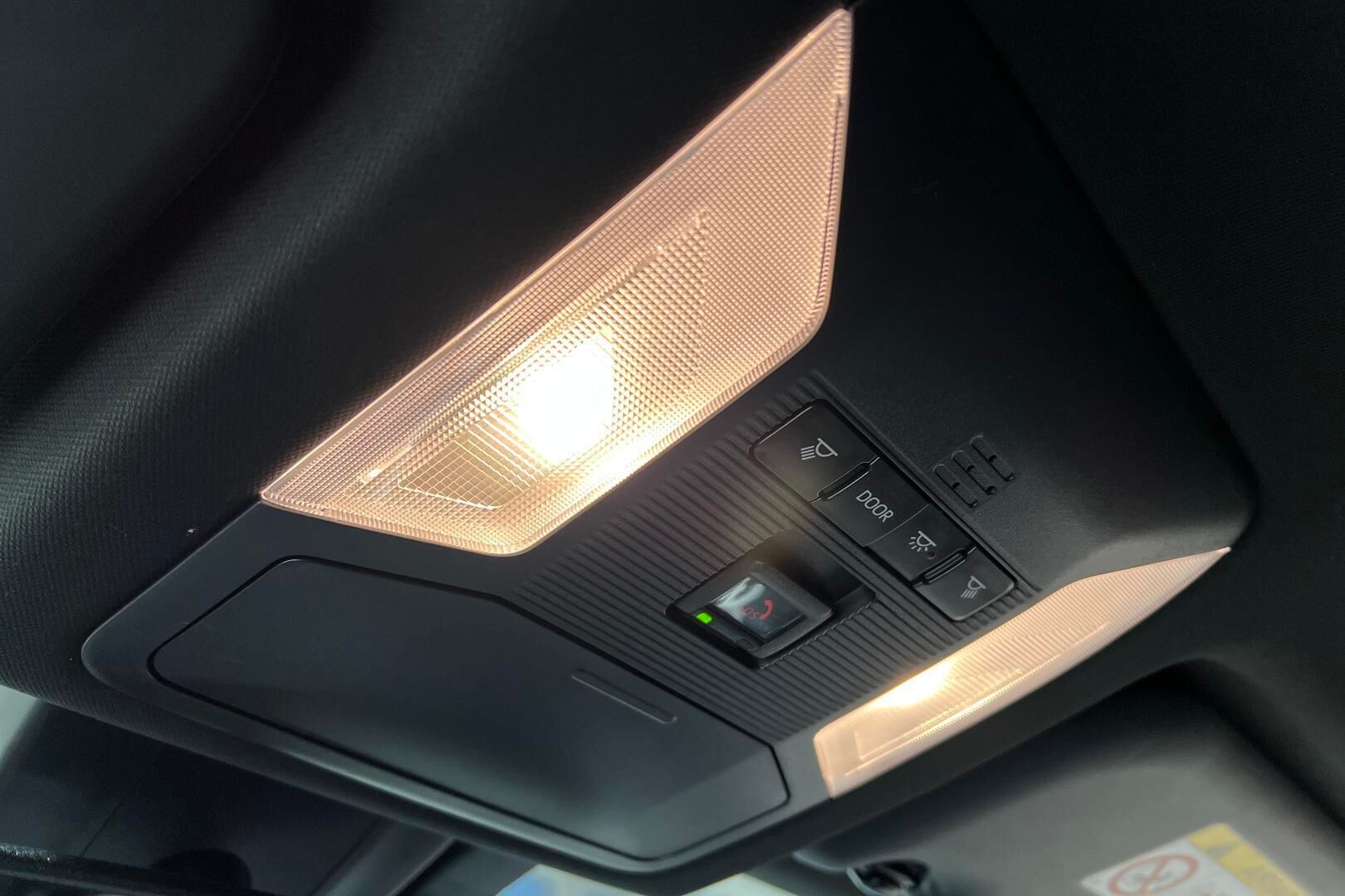 TOYOTA RAV4 iso kuva 20