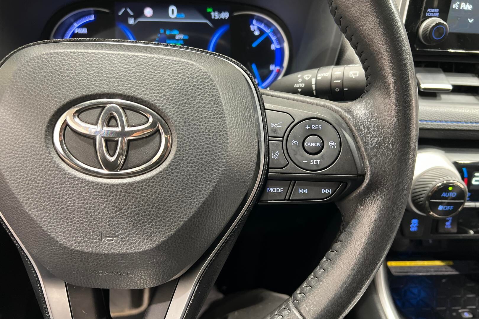 TOYOTA RAV4 iso kuva 21