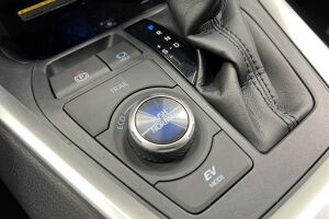 TOYOTA RAV4 esikatselu 25