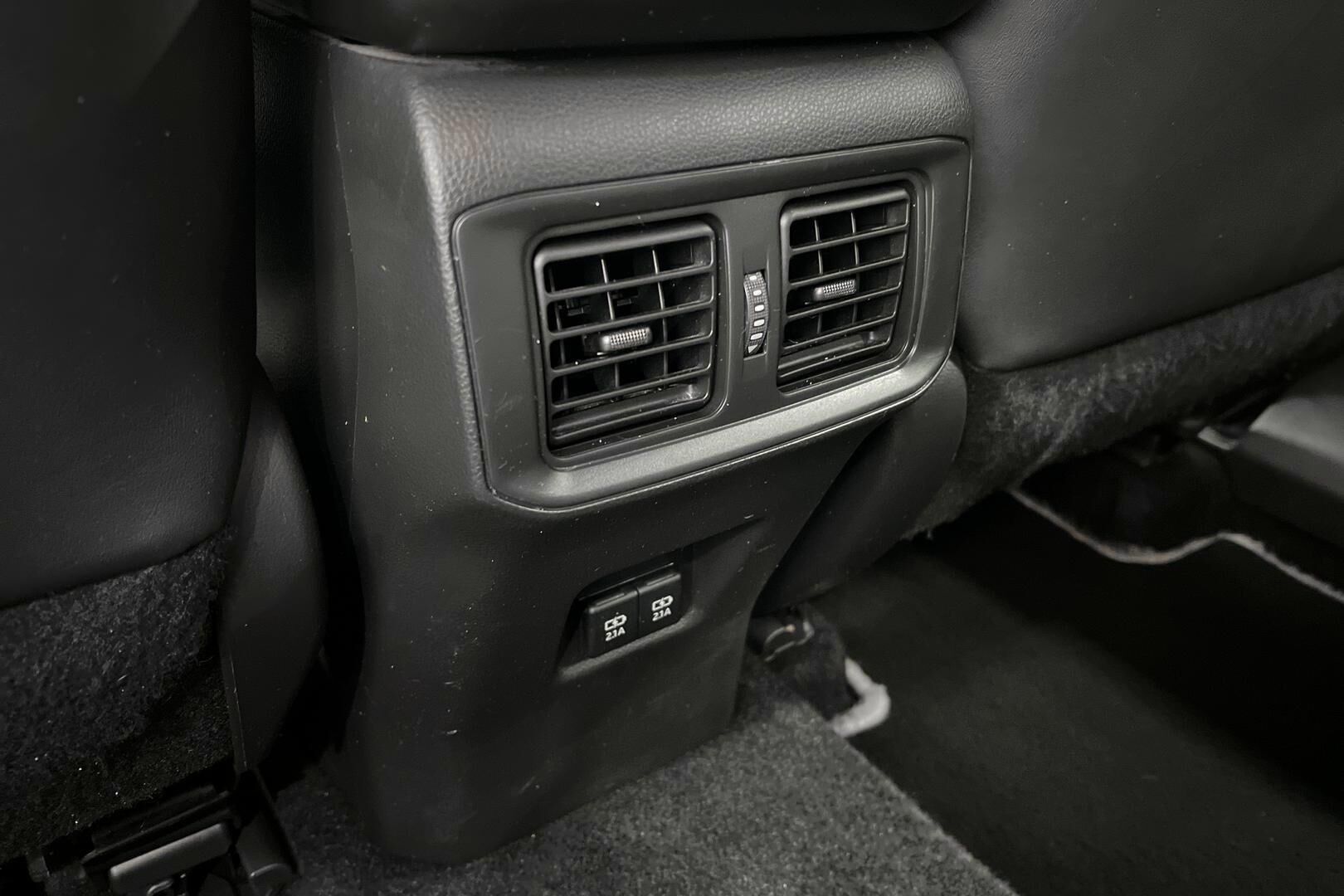 TOYOTA RAV4 iso kuva 26