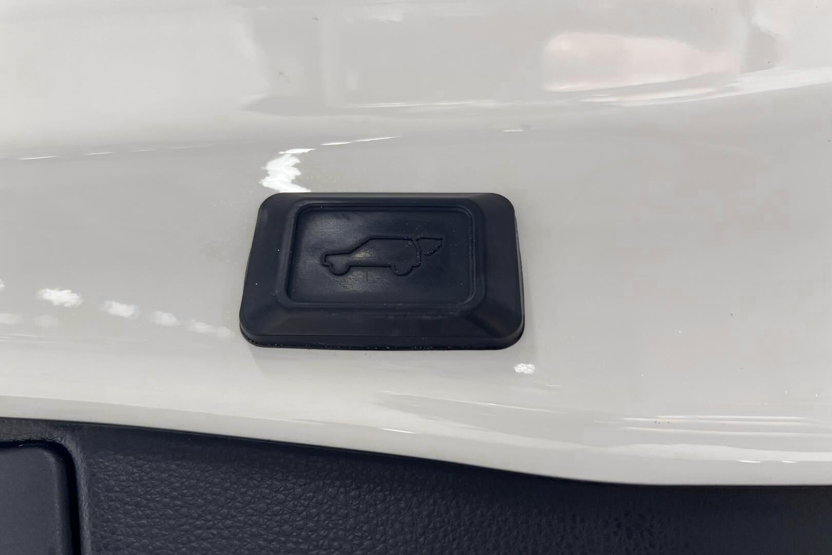 TOYOTA RAV4 iso kuva 29