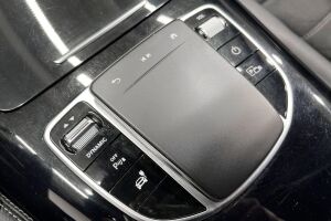 MERCEDES-BENZ EQC esikatselu 17