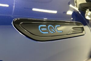 MERCEDES-BENZ EQC esikatselu 23