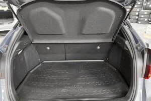 TOYOTA C-HR esikatselu 13