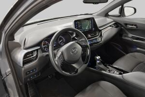 TOYOTA C-HR esikatselu 11