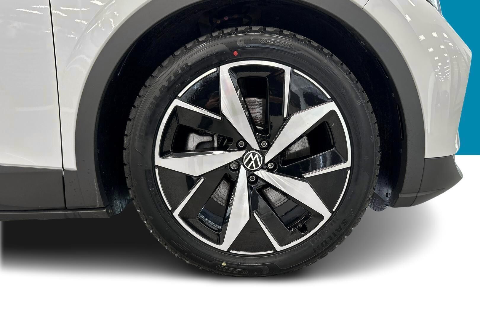 VOLKSWAGEN ID.4 iso kuva 9