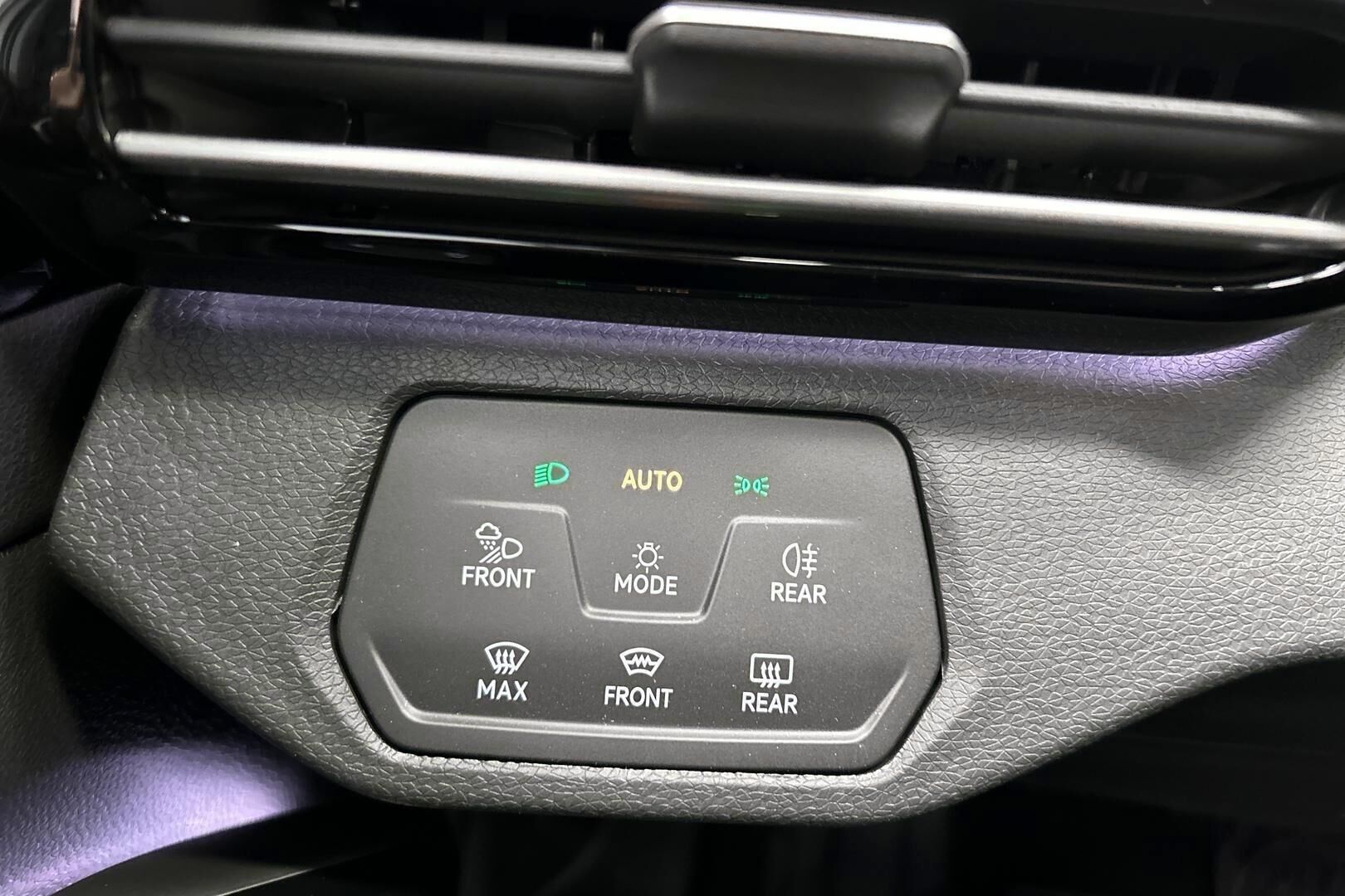 VOLKSWAGEN ID.4 iso kuva 14