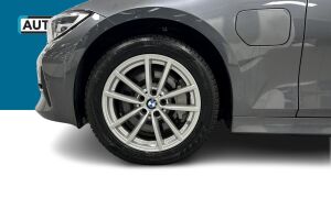 BMW 3-SARJA esikatselu 13