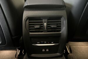 BMW 3-SARJA esikatselu 16
