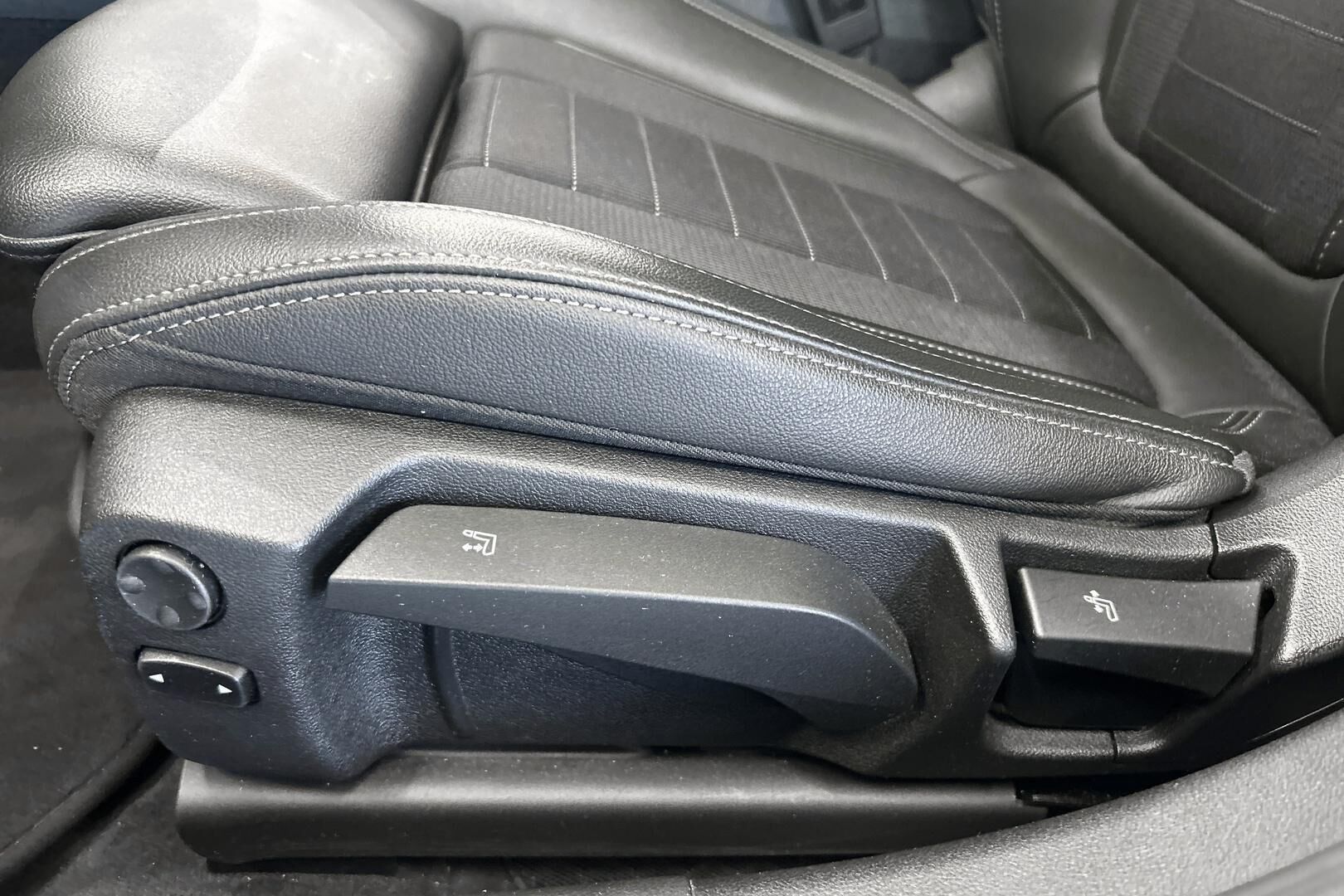 BMW 3-SARJA iso kuva 17