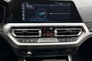 BMW 3-SARJA esikatselu 20