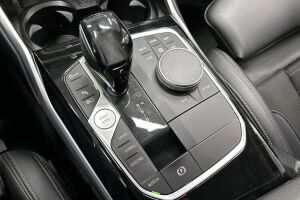 BMW 3-SARJA esikatselu 23